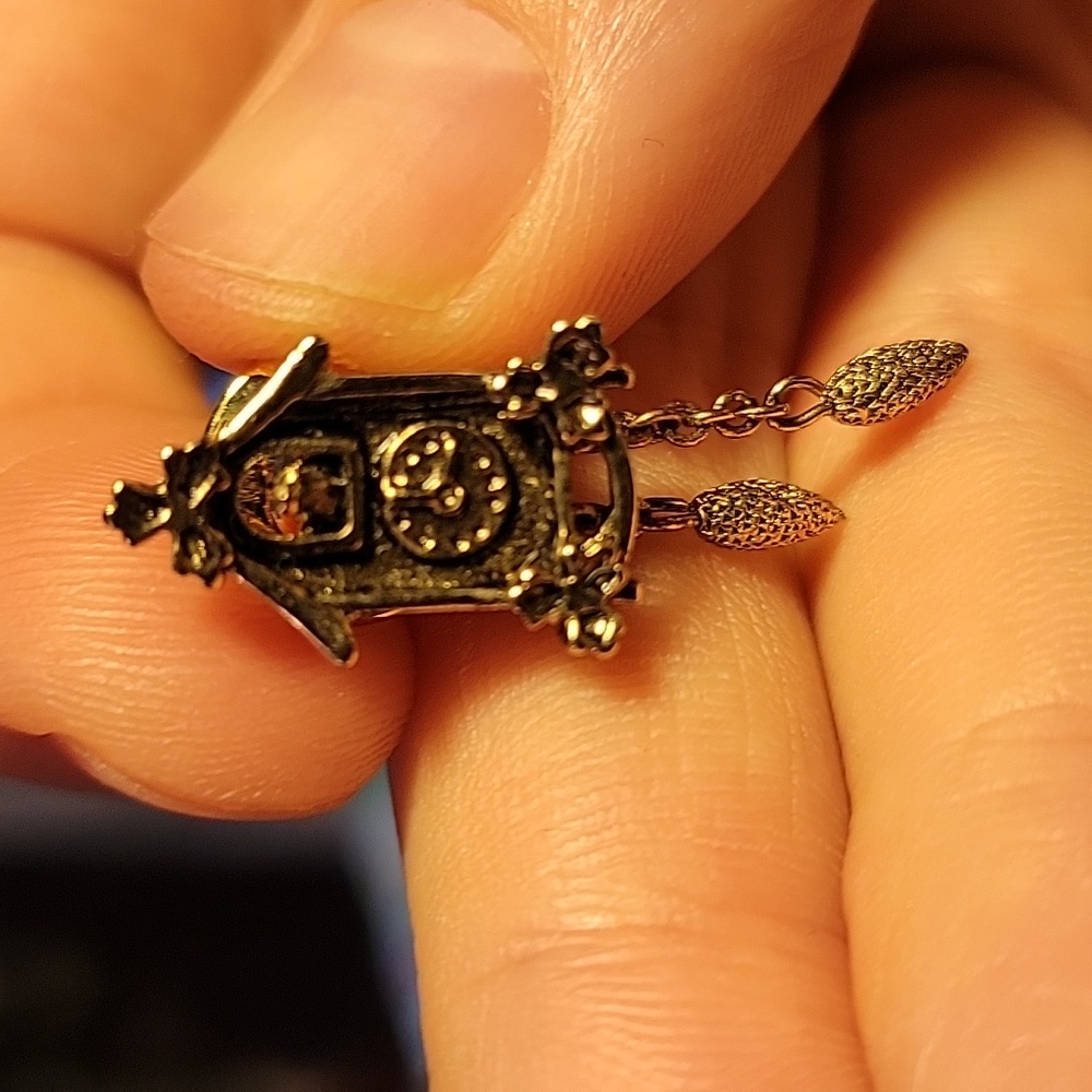 Vintage Avon Cute Cuckoo Pin - Picture 2 of 10
